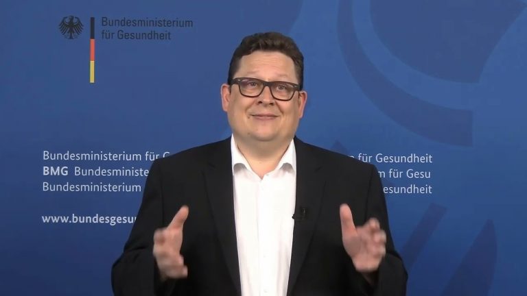 Begrüßung durch den Patientenbeauftragten Stefan Schwartze MdB